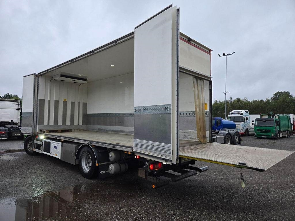 Volvo FM370 4X2 CARRIER 1150 SIDEOPENING - Kamion frigorifer: foto 3 Volvo FM370 4X2 CARRIER 1150 SIDEOPENING - Kamion frigorifer: foto 3