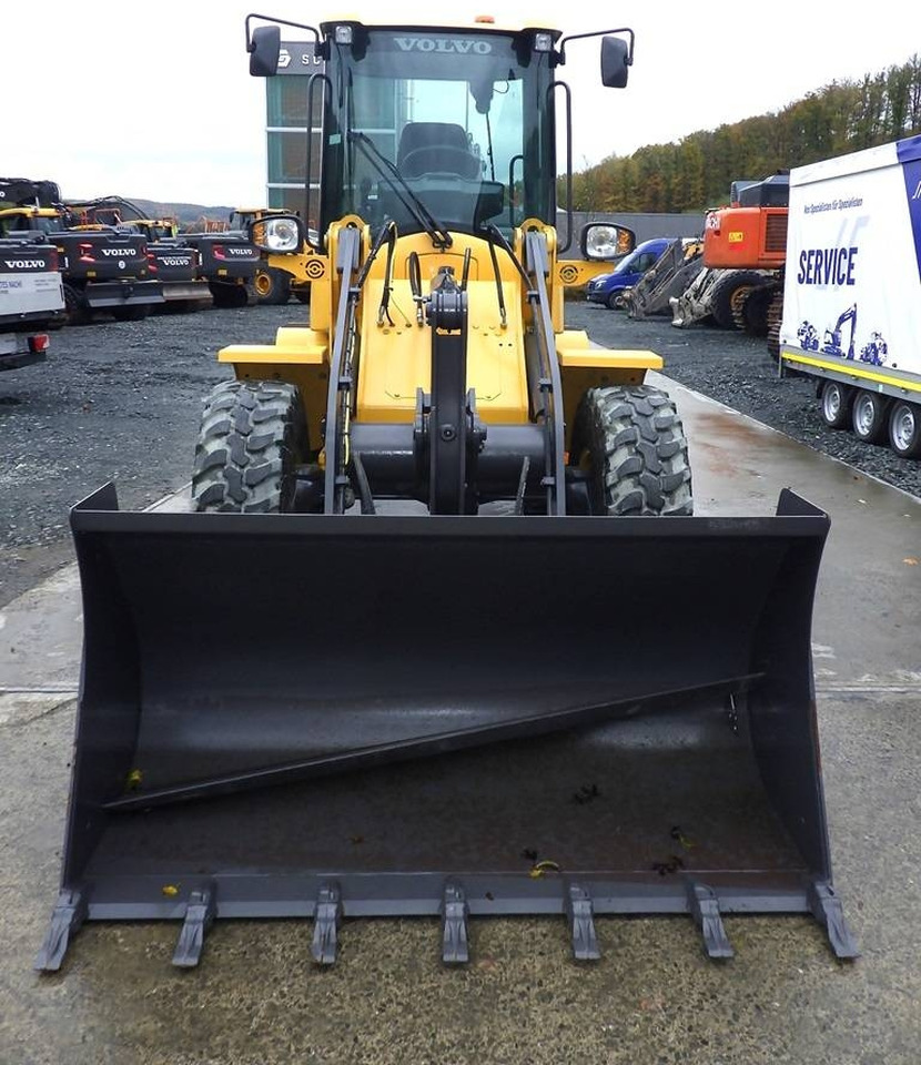 Volvo L 30 G - Fadrom me goma: foto 2 Volvo L 30 G - Fadrom me goma: foto 2