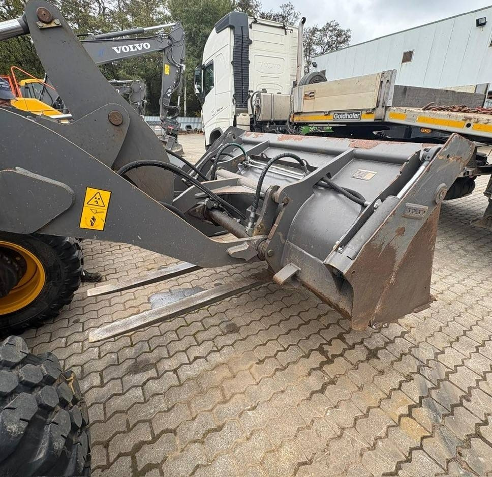 Volvo L 35 G - Fadrom me goma: foto 5 Volvo L 35 G - Fadrom me goma: foto 5