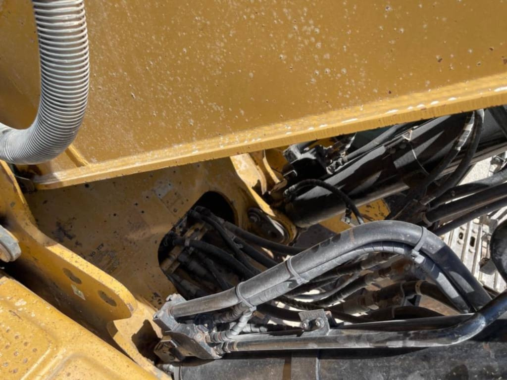 CAT 330 D LN - Ekskavator me zinxhirë: foto 1 CAT 330 D LN - Ekskavator me zinxhirë: foto 1