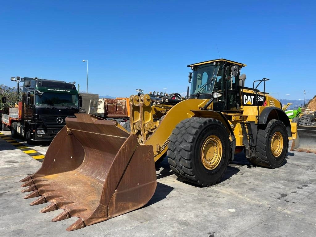 CAT 982 M - Fadrom me goma: foto 1 CAT 982 M - Fadrom me goma: foto 1