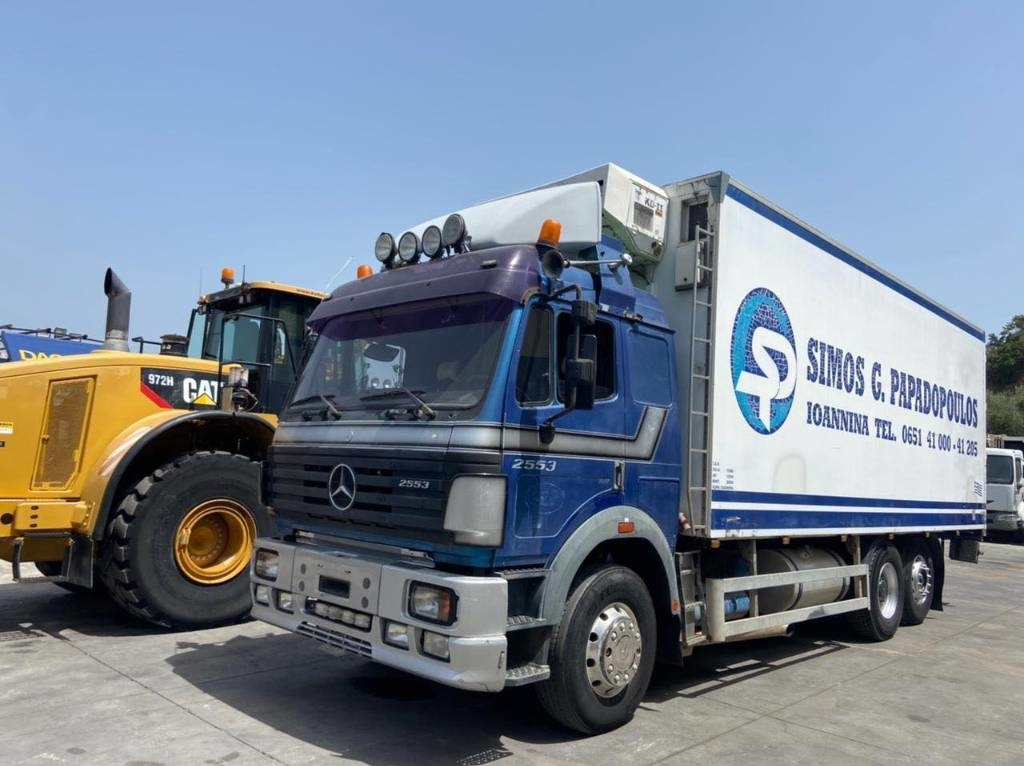 Mercedes-Benz 2553L - Kamion frigorifer: foto 1 Mercedes-Benz 2553L - Kamion frigorifer: foto 1