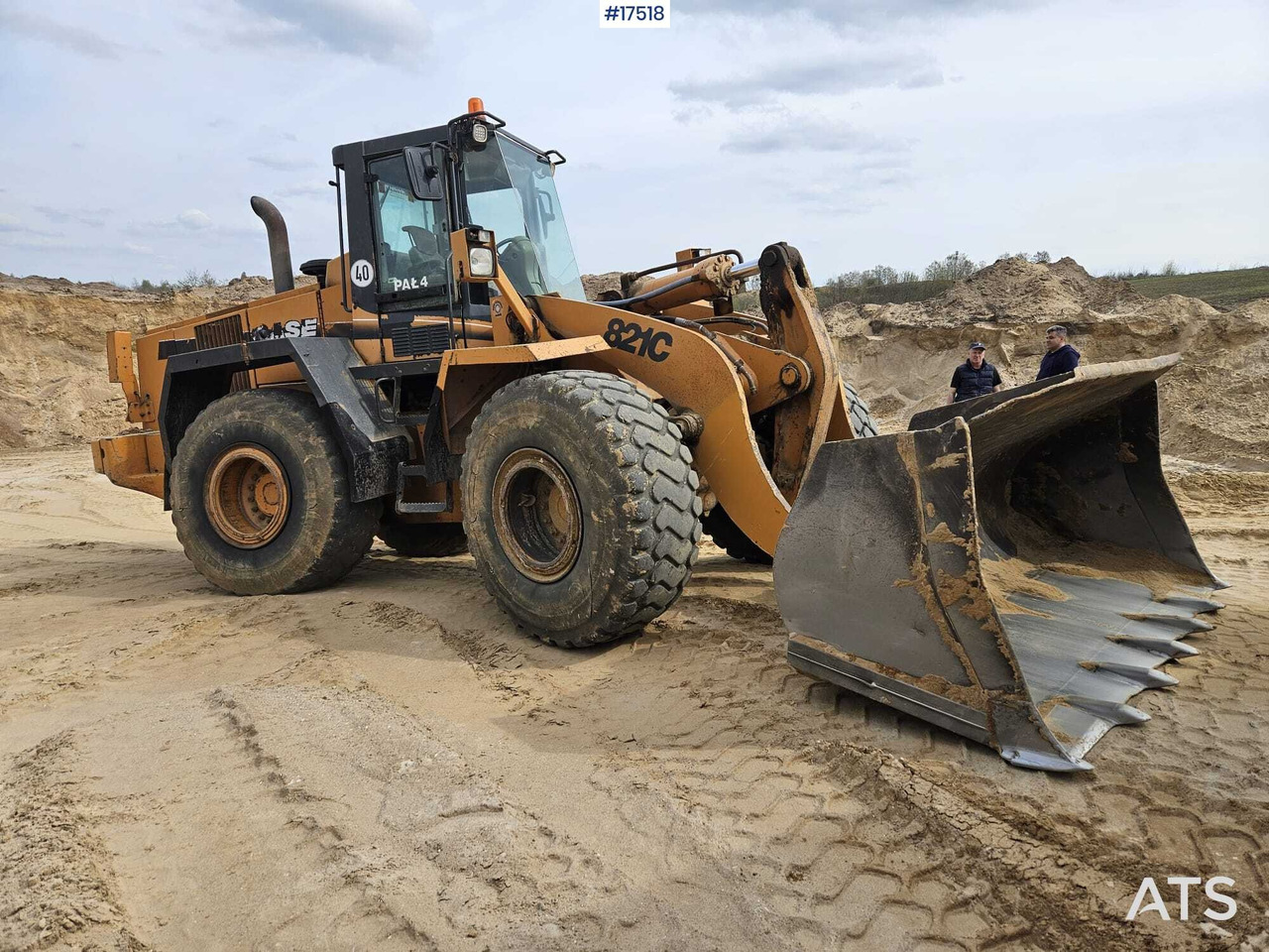 2004 Case 821C - Fadrom me goma: foto 1 2004 Case 821C - Fadrom me goma: foto 1
