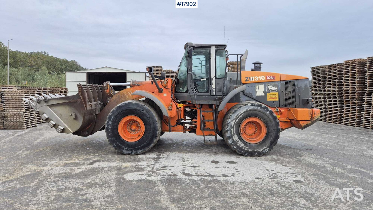 2009 Hitachi ZW 310 - Fadrom me goma: foto 2 2009 Hitachi ZW 310 - Fadrom me goma: foto 2