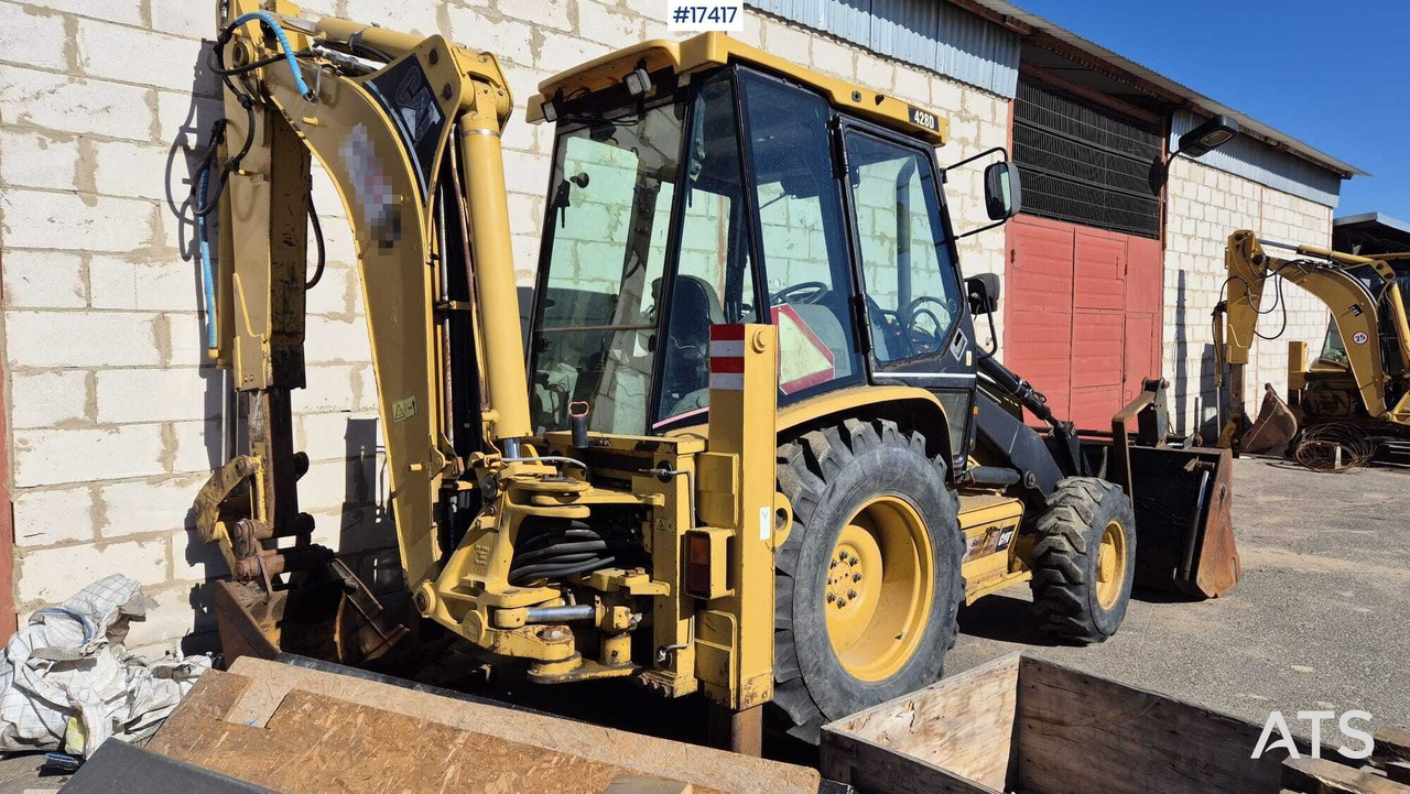 Backhoe loader CATERPILLAR 428 D 4x4 (2004) - Fadromë me shkarkim nga prapa: foto 5 Backhoe loader CATERPILLAR 428 D 4x4 (2004) - Fadromë me shkarkim nga prapa: foto 5