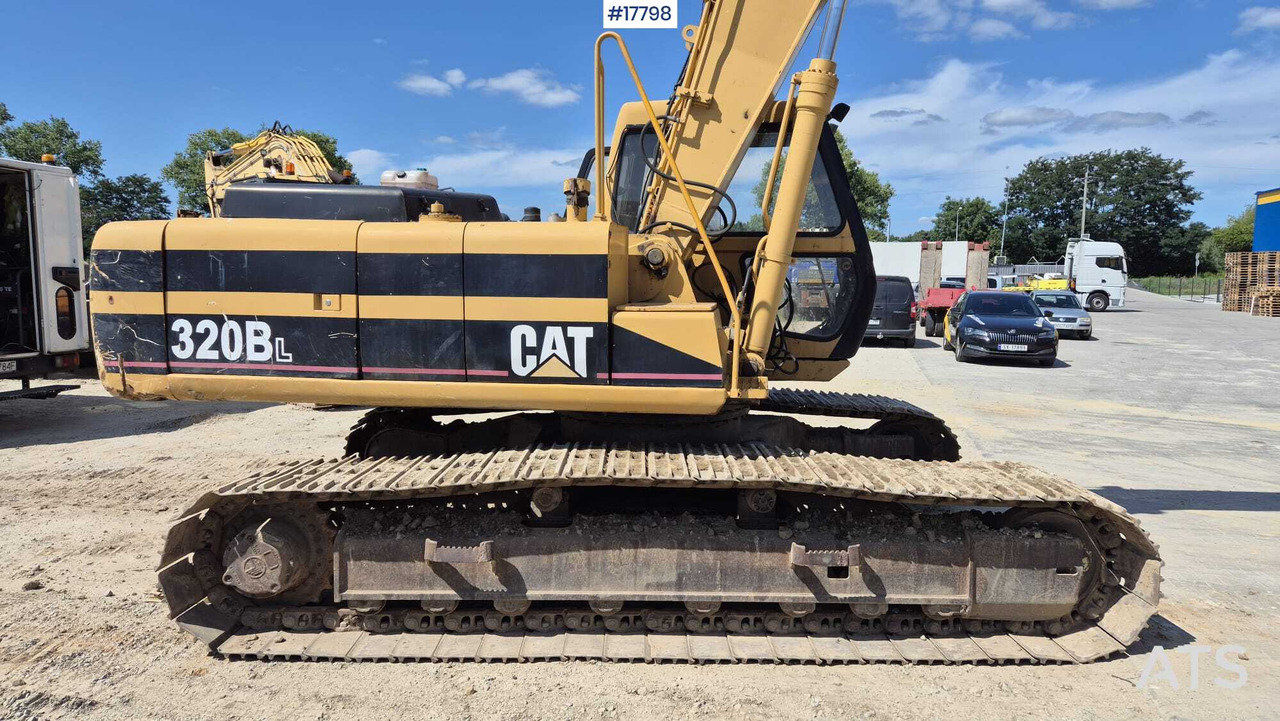 Crawler excavator JCB JS 220 LONG 16m (1997) - Ekskavator me zinxhirë: foto 2 Crawler excavator JCB JS 220 LONG 16m (1997) - Ekskavator me zinxhirë: foto 2