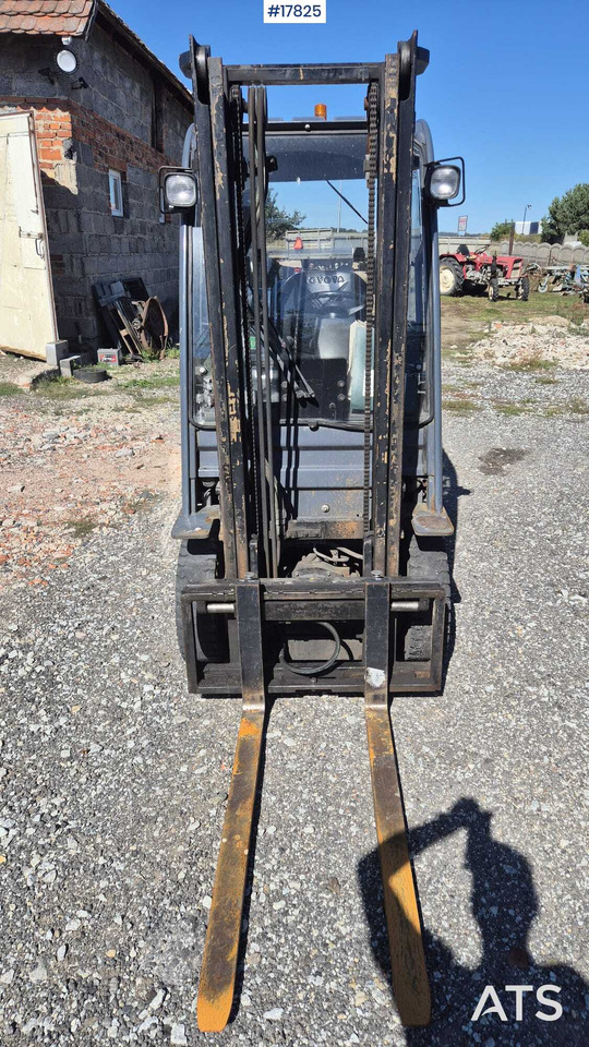 Forklift TOYOTA 02-8FGF15 (2007) - Pirun më gaz: foto 4 Forklift TOYOTA 02-8FGF15 (2007) - Pirun më gaz: foto 4