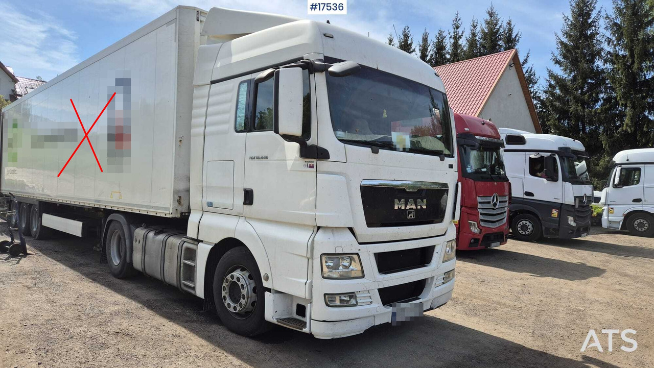 Truck tractor MAN TGX 14.440 (2011) - Gjysmë-kamion: foto 1 Truck tractor MAN TGX 14.440 (2011) - Gjysmë-kamion: foto 1