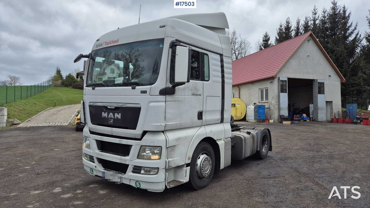 Truck tractor MAN TGX 18.440 (2012) - Gjysmë-kamion: foto 1 Truck tractor MAN TGX 18.440 (2012) - Gjysmë-kamion: foto 1