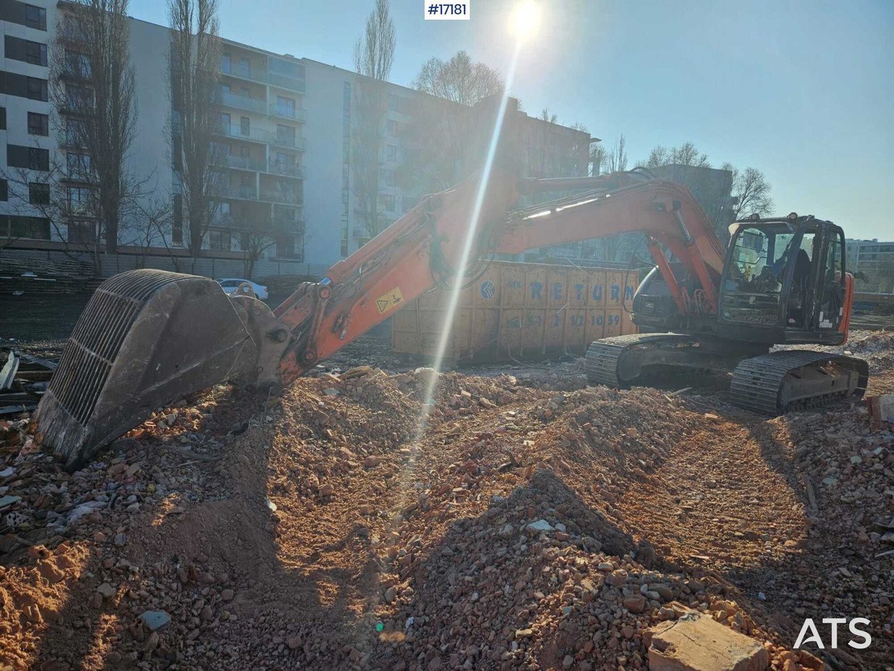 Hydraulic excavator Hitachi ZX225 LC (2013) - Ekskavator me zinxhirë: foto 3 Hydraulic excavator Hitachi ZX225 LC (2013) - Ekskavator me zinxhirë: foto 3