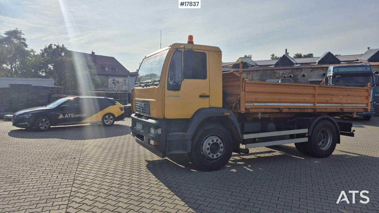 Tipper MAN 18.225 LC (2003) - Kamion vetëshkarkues: foto 5 Tipper MAN 18.225 LC (2003) - Kamion vetëshkarkues: foto 5