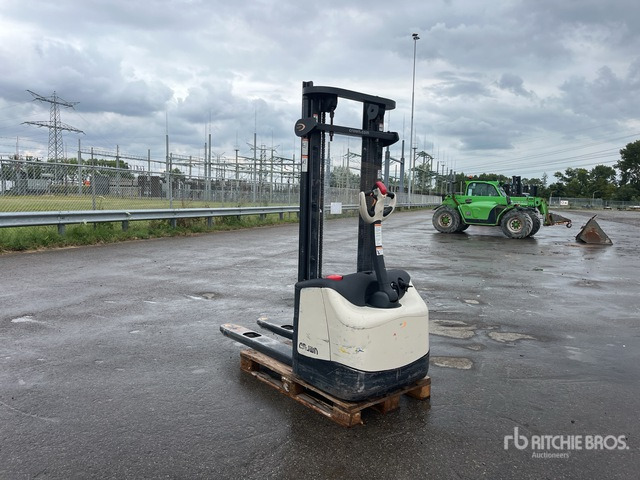 2007 Crown WF 3000 Pallet Jack - Pirun paletash: foto 4 2007 Crown WF 3000 Pallet Jack - Pirun paletash: foto 4