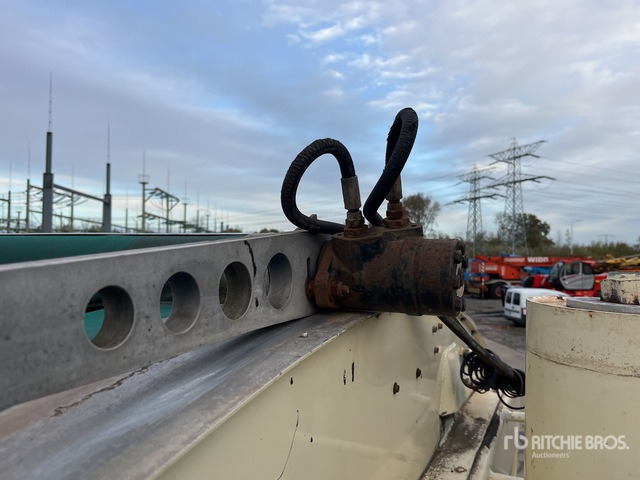 2010 Volvo FM420 8x4 Sleeper Tri/A Dump Truck - Kamion vetëshkarkues: foto 4 2010 Volvo FM420 8x4 Sleeper Tri/A Dump Truck - Kamion vetëshkarkues: foto 4