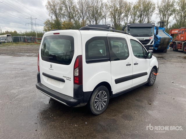 2017 Peugeot Partner 4x2 Van Truck - Veturë: foto 5 2017 Peugeot Partner 4x2 Van Truck - Veturë: foto 5