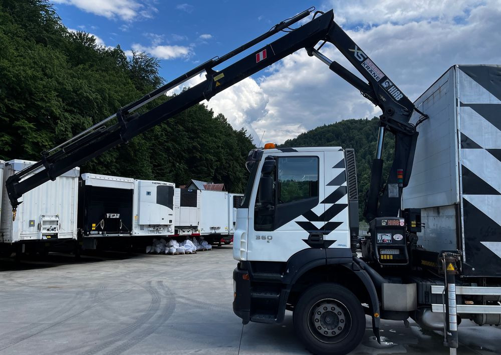 Iveco Stralis 360 // HIAB 144 E4 HIDUO + Radio // Zabudowa 6m // Oś podnoszona - Gjysmë-kamion: foto 5 Iveco Stralis 360 // HIAB 144 E4 HIDUO + Radio // Zabudowa 6m // Oś podnoszona - Gjysmë-kamion: foto 5