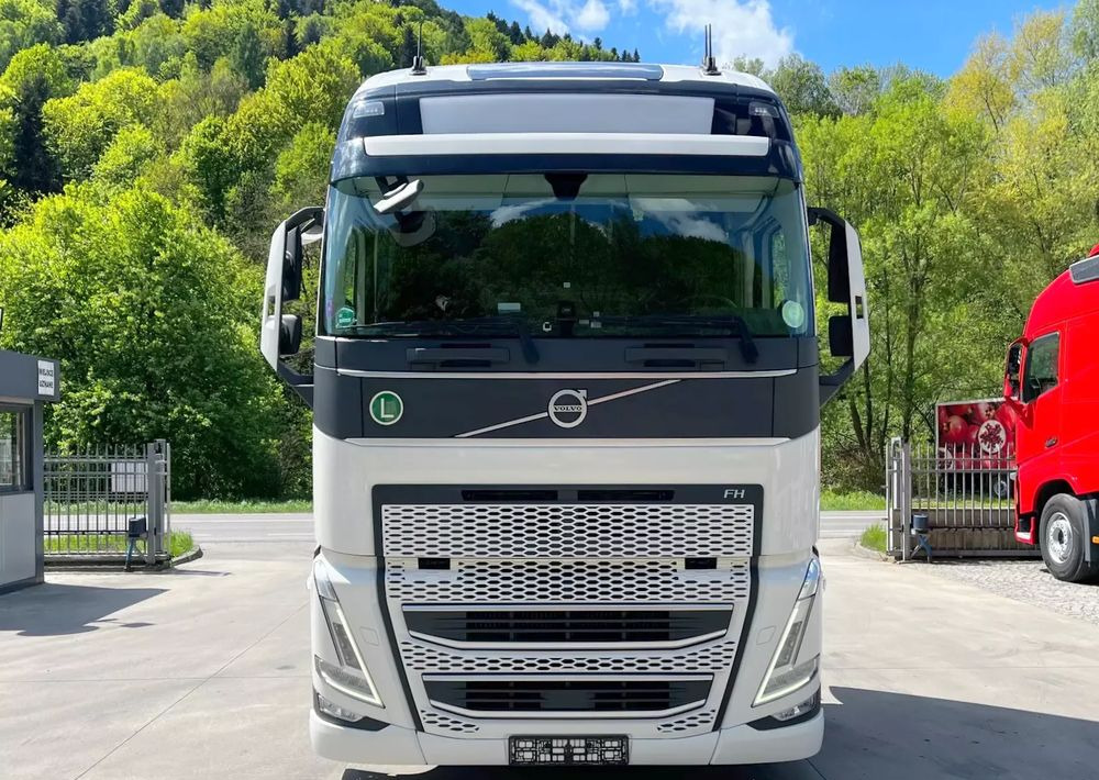 Volvo FH500 // New Face // Low Deck // Full Led // ACC // Globe XL // ParkClima // Zamiana za starszy - Gjysmë-kamion: foto 2 Volvo FH500 // New Face // Low Deck // Full Led // ACC // Globe XL // ParkClima // Zamiana za starszy - Gjysmë-kamion: foto 2