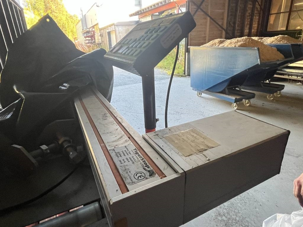 Annet GRAULE QNF Crosscut saw with TigerStop TS 4.8 L Au - Vegël makinerie: foto 2 Annet GRAULE QNF Crosscut saw with TigerStop TS 4.8 L Au - Vegël makinerie: foto 2
