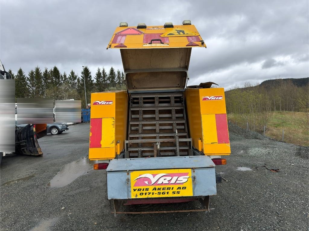 Broddway Combi feievogn - Makinë fshirëse për rrugët: foto 3 Broddway Combi feievogn - Makinë fshirëse për rrugët: foto 3