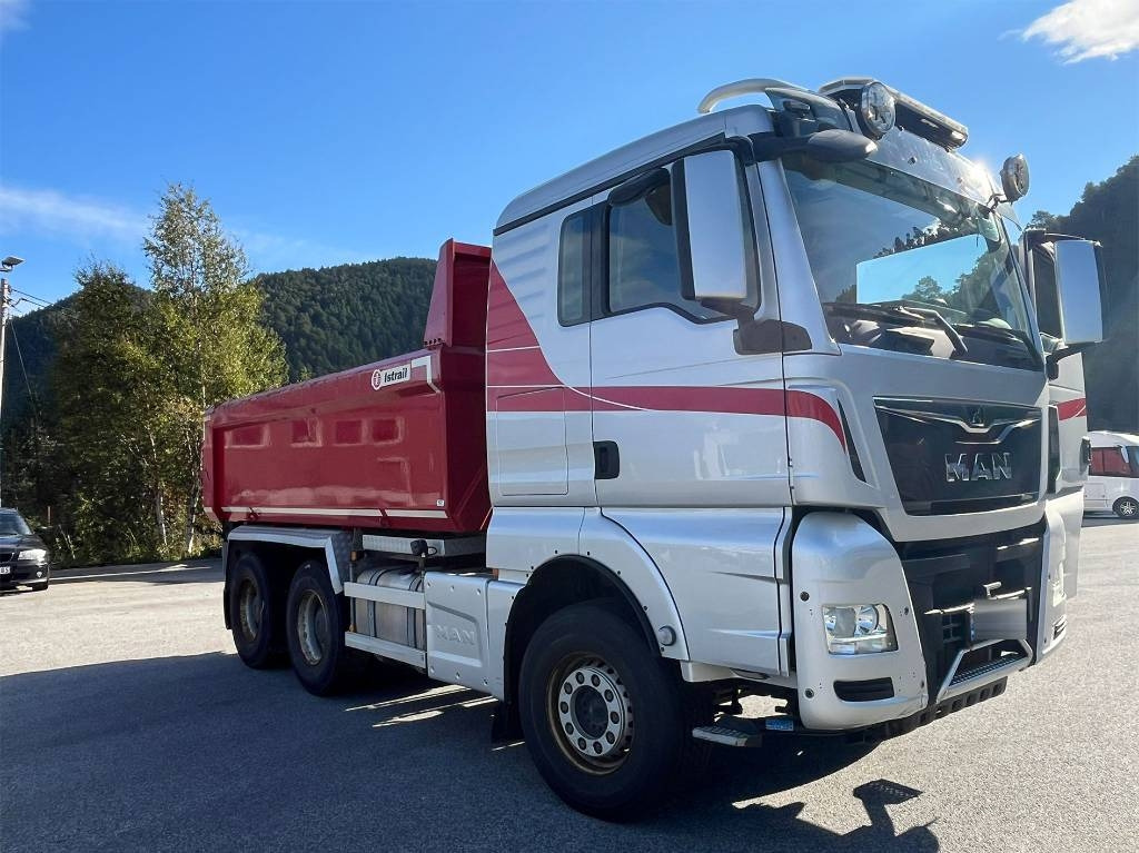 MAN TGX 26.580 6x4 - Kamion vetëshkarkues: foto 1 MAN TGX 26.580 6x4 - Kamion vetëshkarkues: foto 1