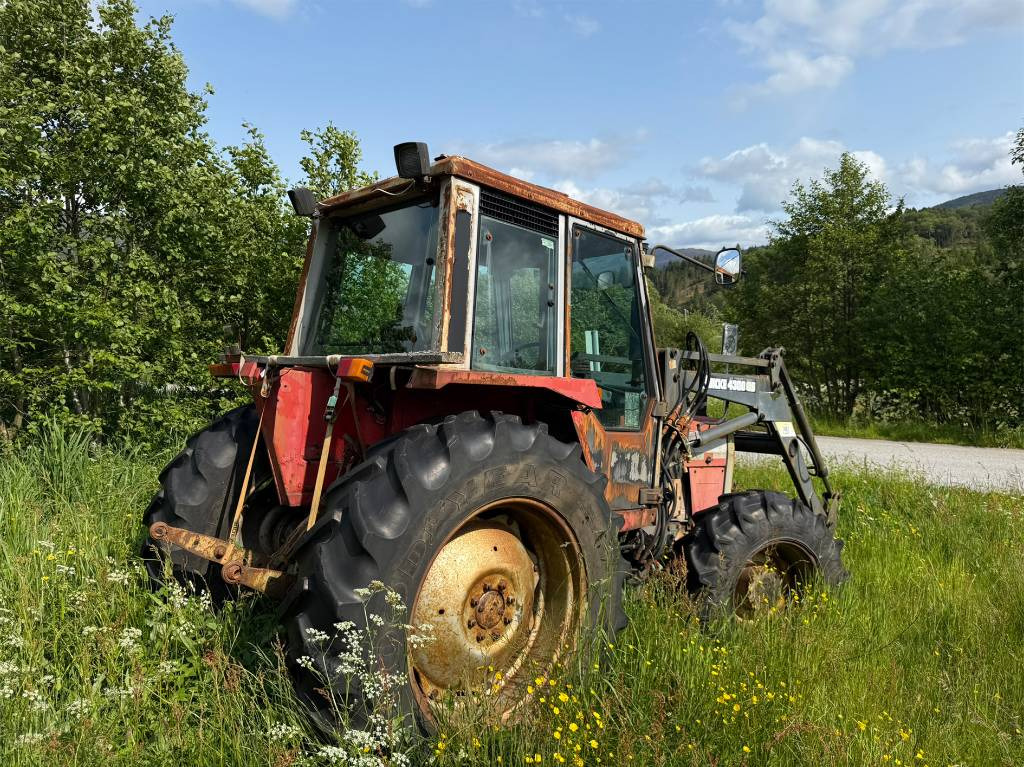 Massey Ferguson 675 - Traktor: foto 2 Massey Ferguson 675 - Traktor: foto 2