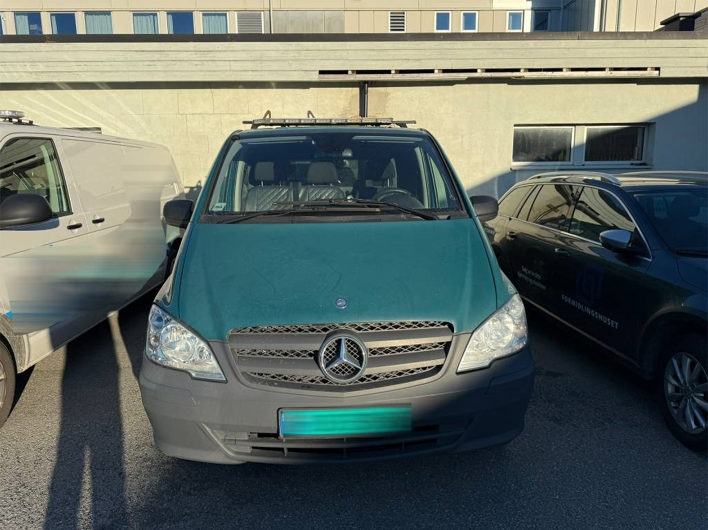 Mercedes-Benz Vito 116 CDI 4x4 - Kamioncine me kontinier: foto 2 Mercedes-Benz Vito 116 CDI 4x4 - Kamioncine me kontinier: foto 2