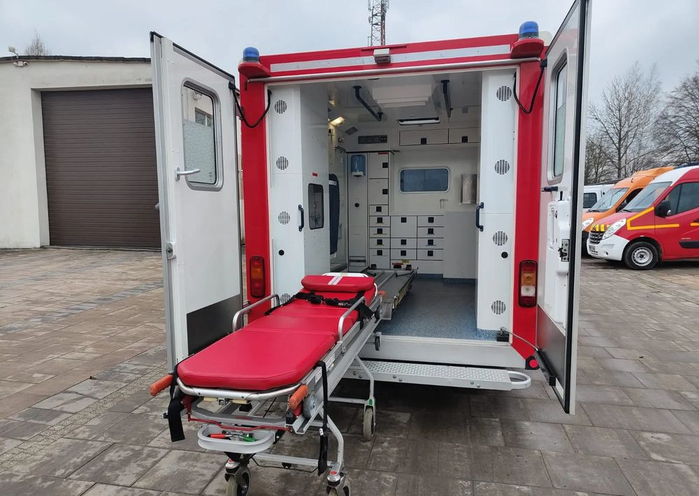 Ambulancë Renault Master: foto 19