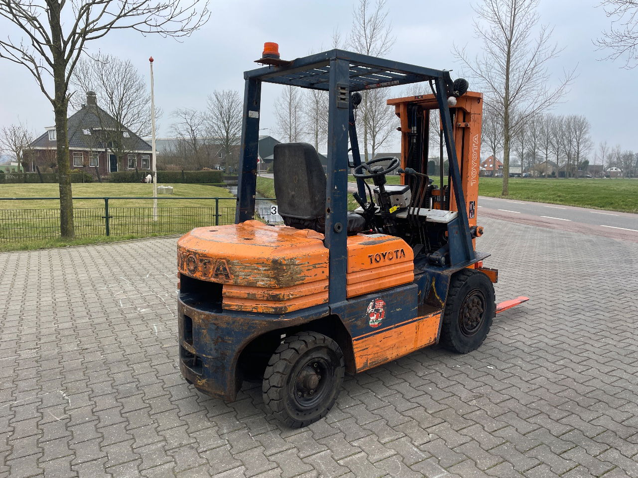 Toyota 2.5ton diesel triplo heftruck forklift - Pirun ngritës: foto 3 Toyota 2.5ton diesel triplo heftruck forklift - Pirun ngritës: foto 3