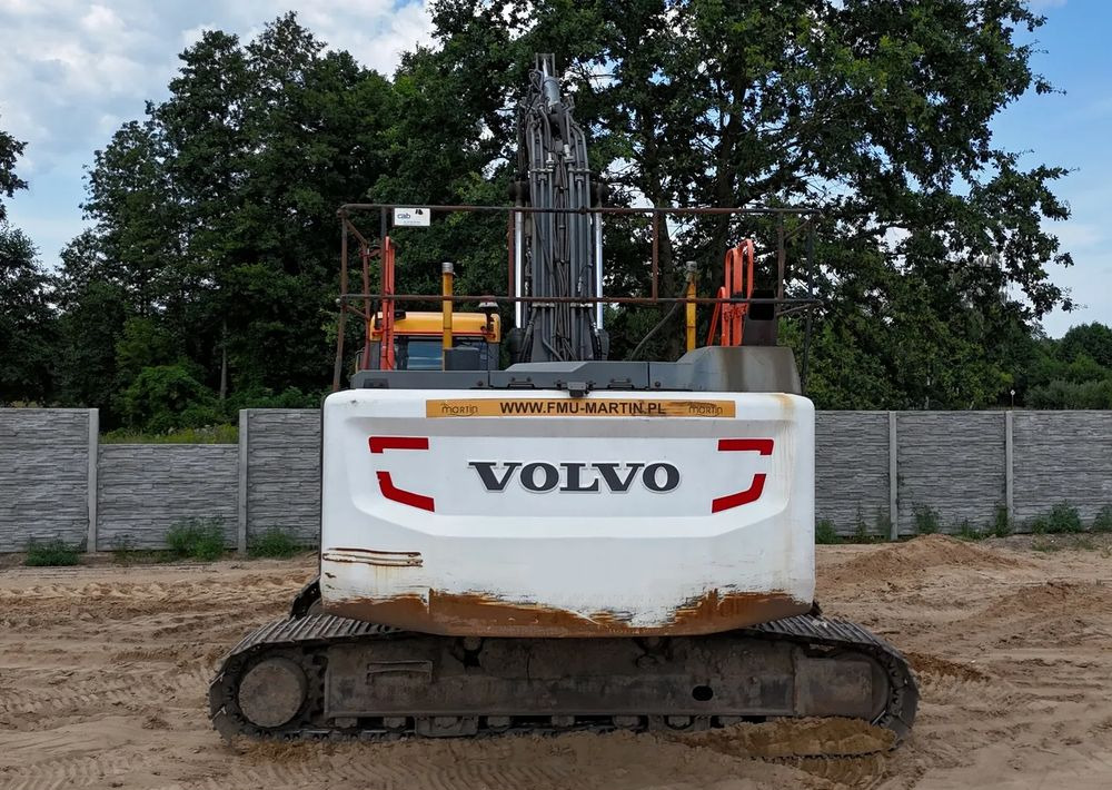 Volvo Volvo 250EL - Ekskavator me zinxhirë: foto 5 Volvo Volvo 250EL - Ekskavator me zinxhirë: foto 5