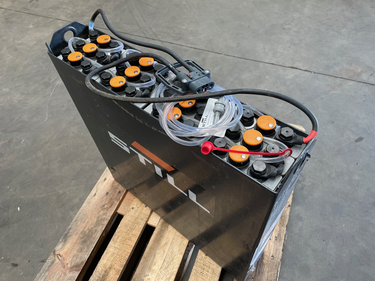 Exide 24 Volt I 2EPzB 200 - Bateria për Pajisje për trajtimin e materialeve: foto 1 Exide 24 Volt I 2EPzB 200 - Bateria për Pajisje për trajtimin e materialeve: foto 1