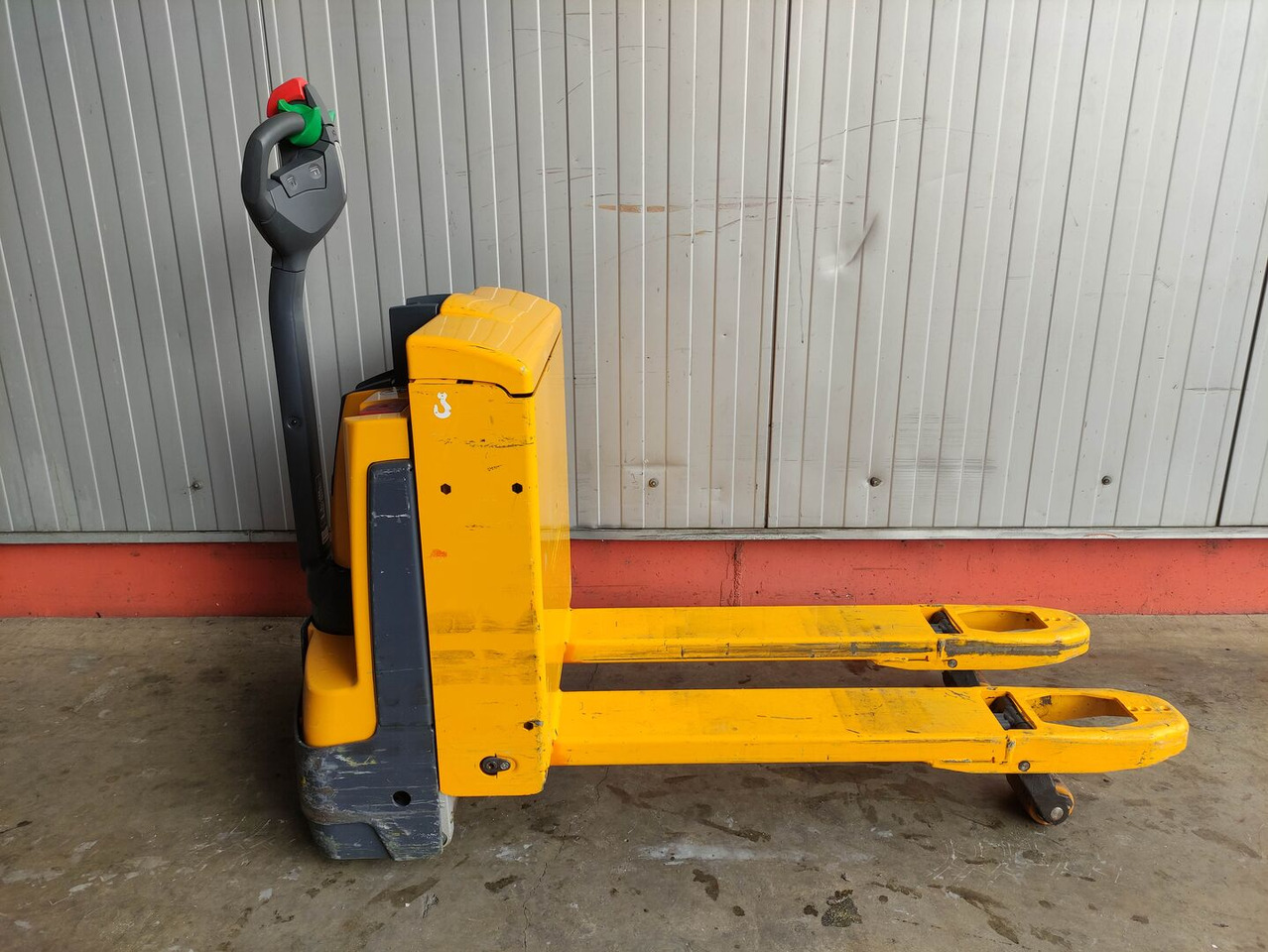 Jungheinrich EJE 116 - Pirun paletash: foto 2 Jungheinrich EJE 116 - Pirun paletash: foto 2