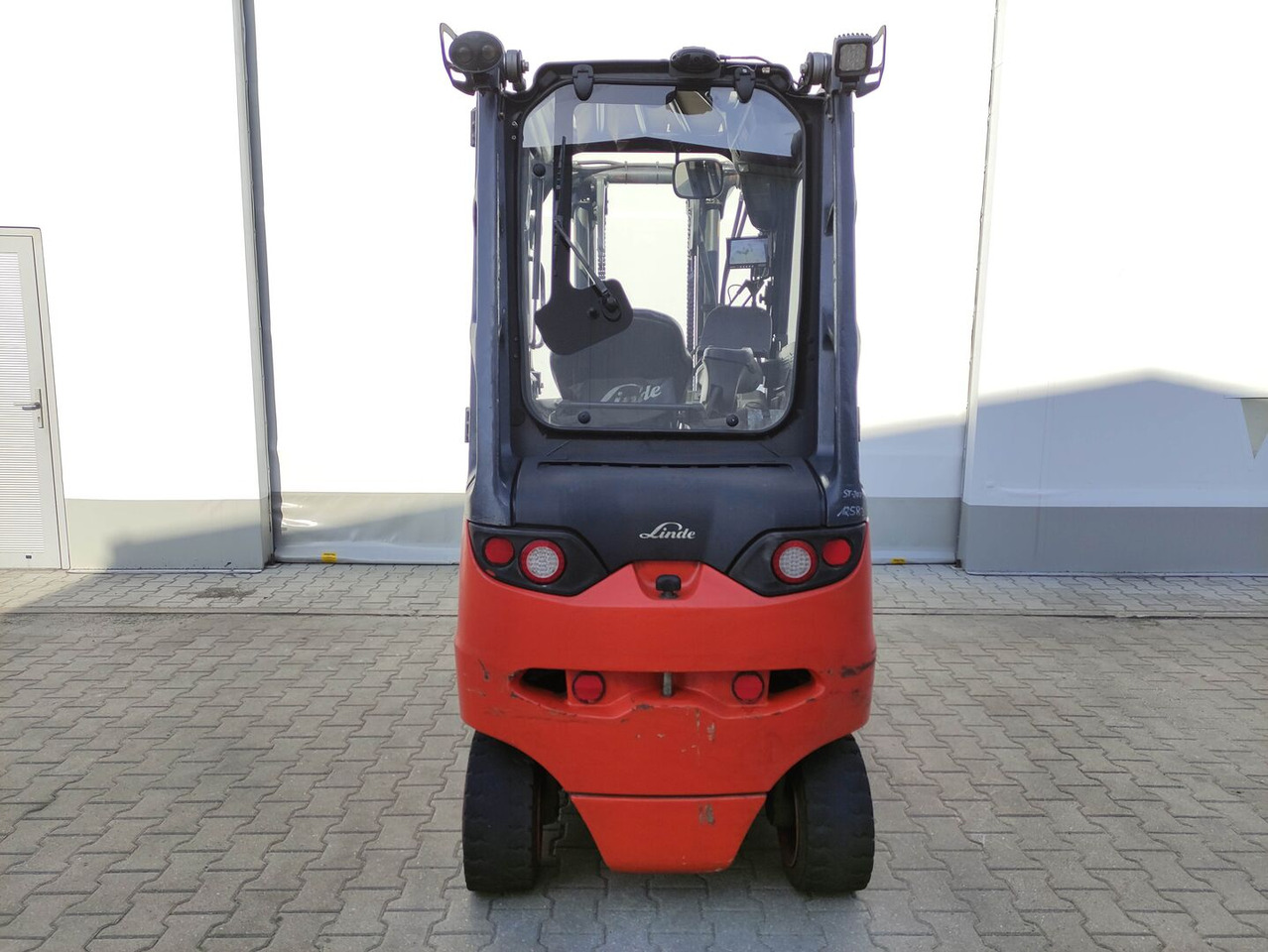 Linde E30H-01-600-387 - Pirun elektrik: foto 4 Linde E30H-01-600-387 - Pirun elektrik: foto 4