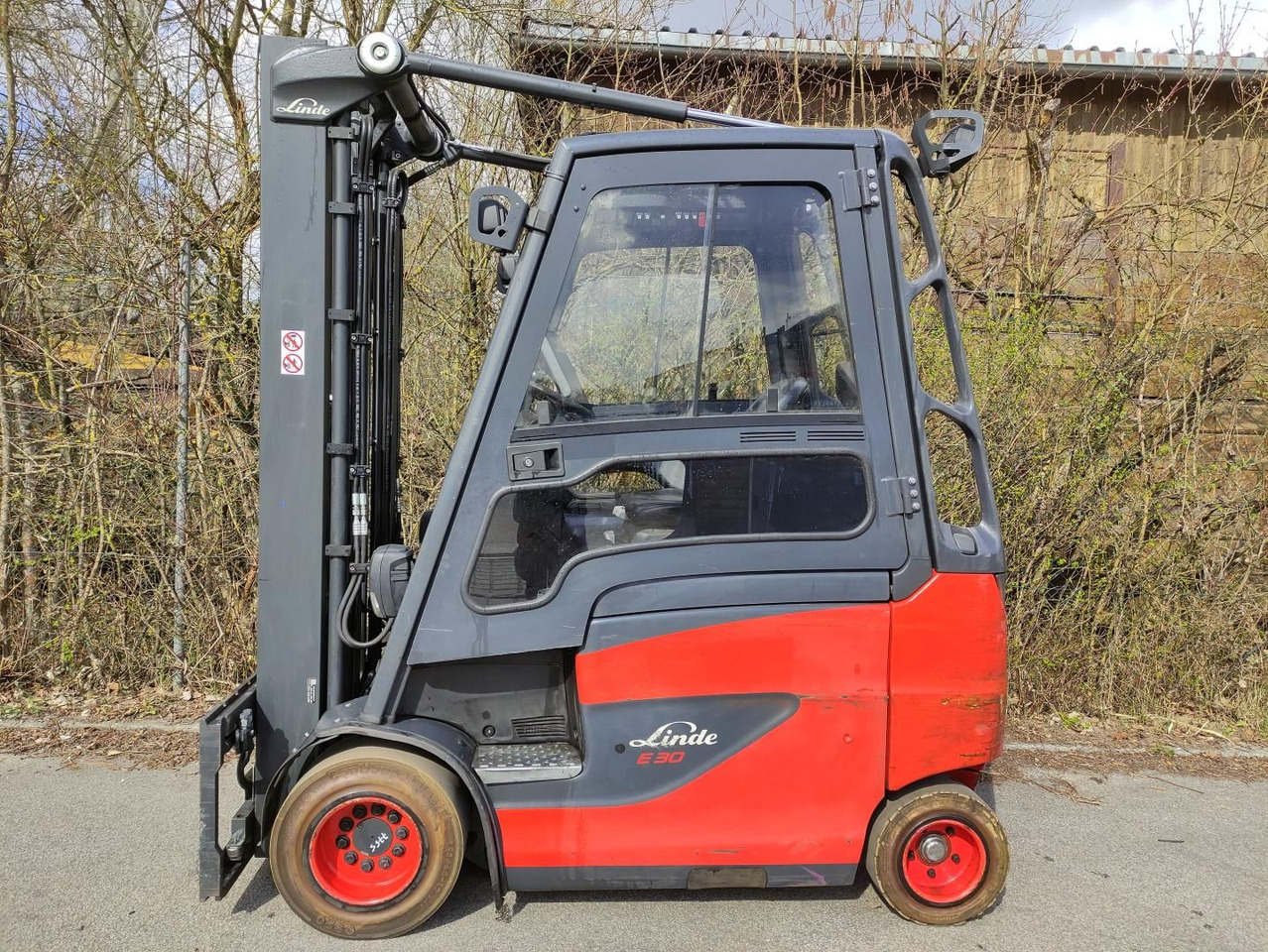 Linde E30H-01/600-387 - Pirun elektrik: foto 1 Linde E30H-01/600-387 - Pirun elektrik: foto 1