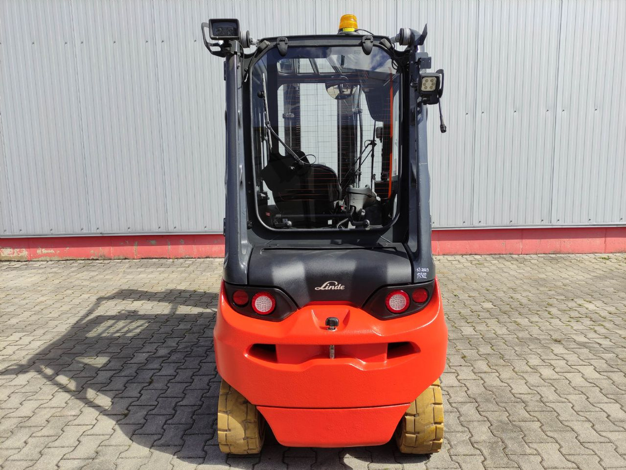 Linde E35L-01-387 - Pirun elektrik: foto 4 Linde E35L-01-387 - Pirun elektrik: foto 4
