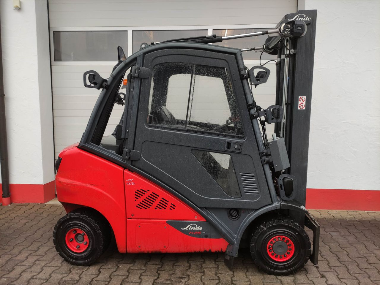 Linde H25D-02-392 EVO - Pirun më naftë: foto 2 Linde H25D-02-392 EVO - Pirun më naftë: foto 2