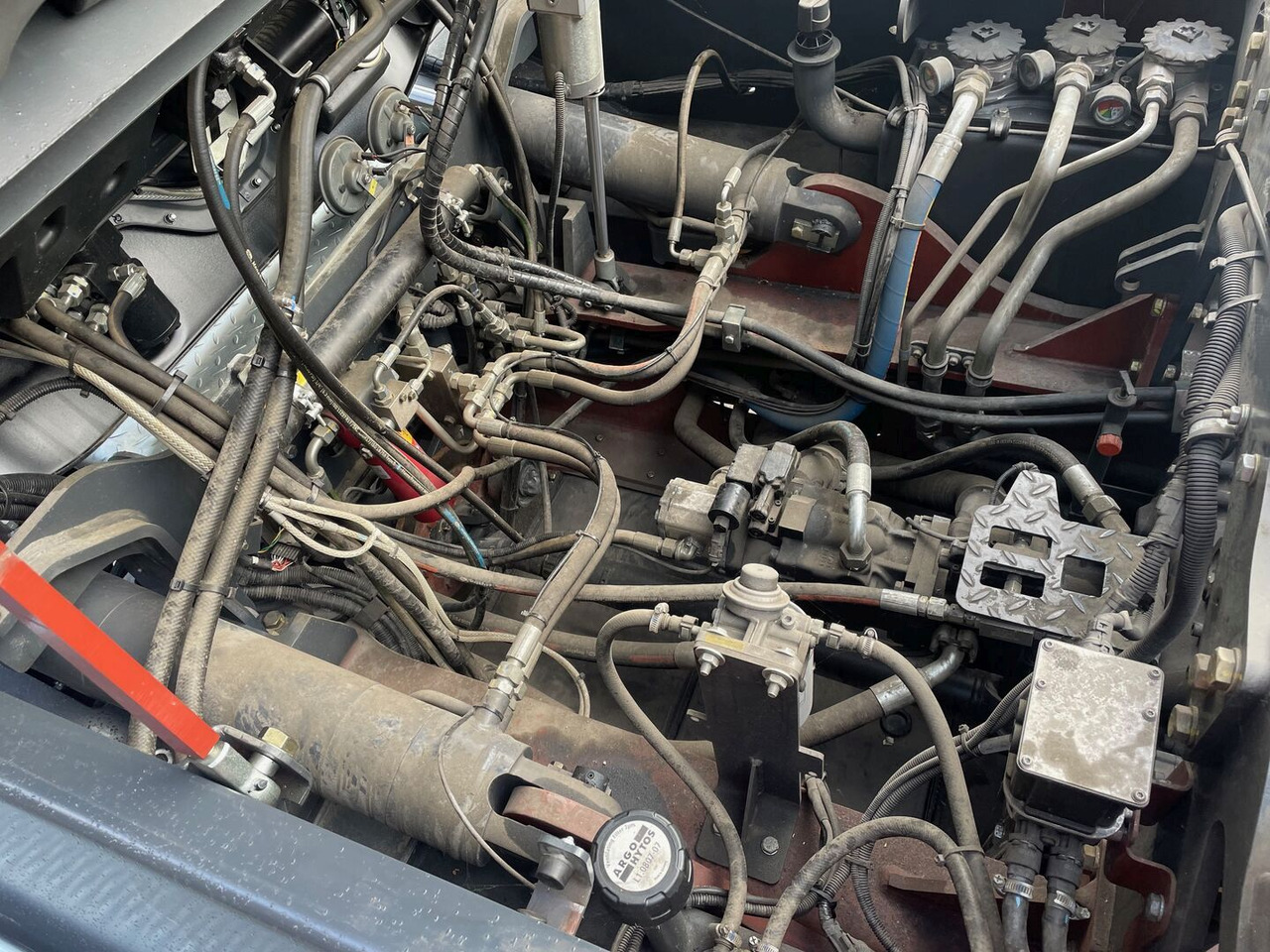 Linde HT160DS-1411 - Pirun më naftë: foto 2 Linde HT160DS-1411 - Pirun më naftë: foto 2