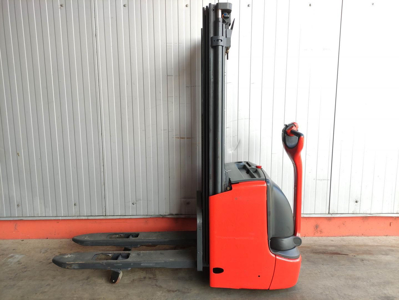 Linde L12i-1172 - Stivosës: foto 1 Linde L12i-1172 - Stivosës: foto 1