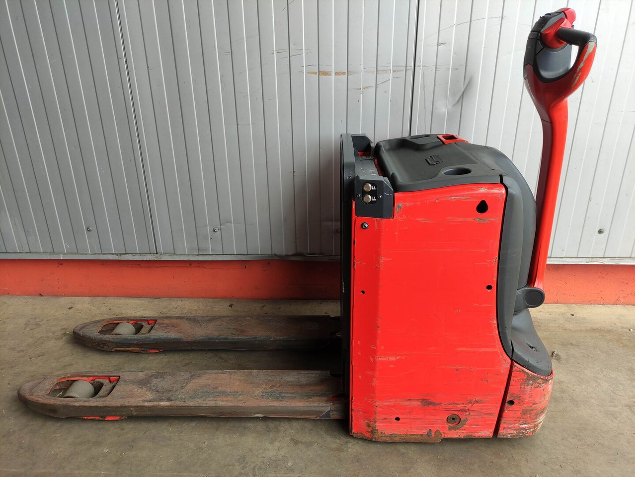 Linde T16L-1152 - Pirun paletash: foto 1 Linde T16L-1152 - Pirun paletash: foto 1