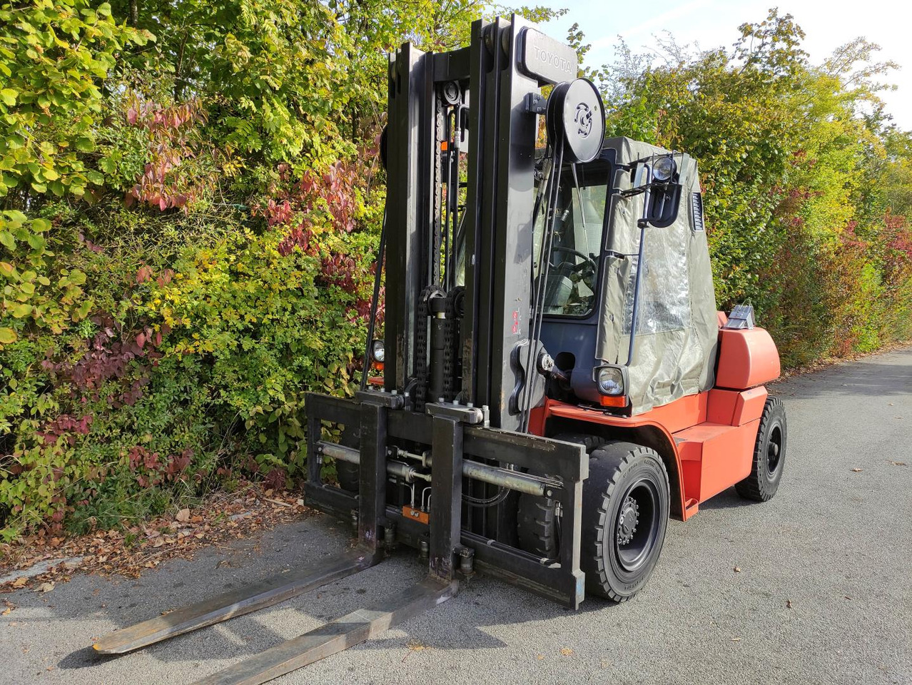 Toyota 50-5FD60 - Pirun më naftë: foto 5 Toyota 50-5FD60 - Pirun më naftë: foto 5