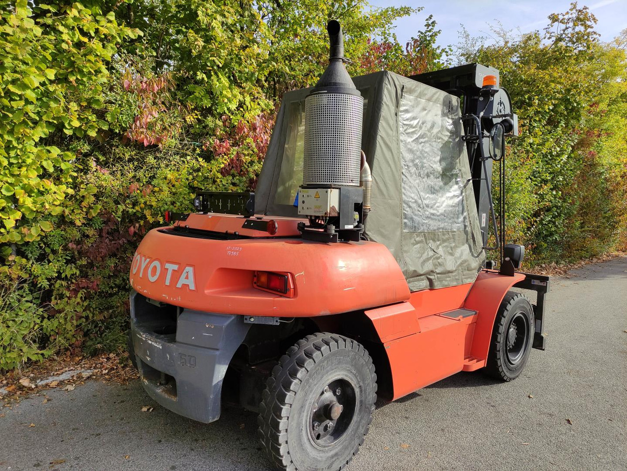 Toyota 50-5FD60 - Pirun më naftë: foto 3 Toyota 50-5FD60 - Pirun më naftë: foto 3