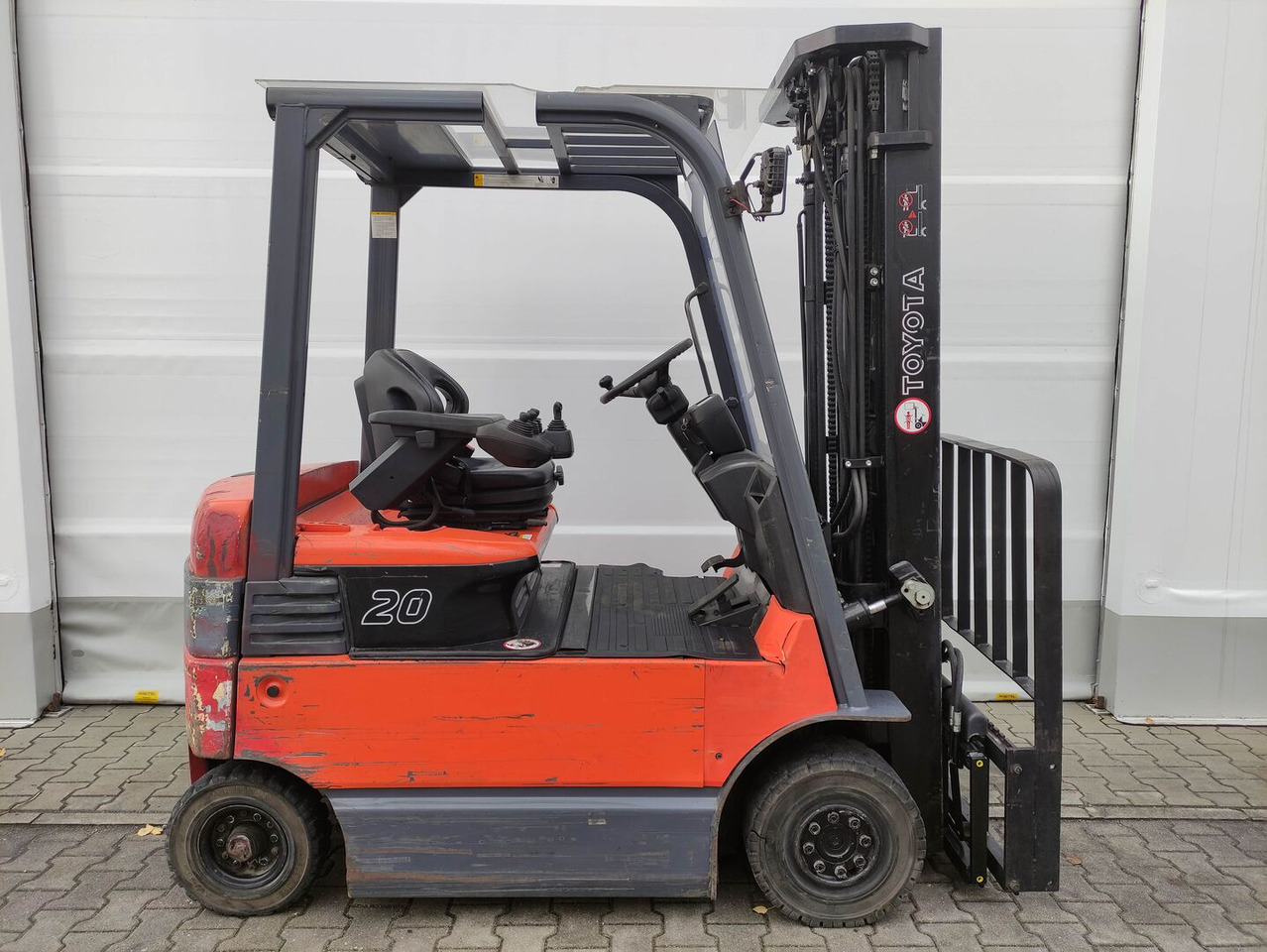 Toyota 7FBMF20 - Pirun elektrik: foto 2 Toyota 7FBMF20 - Pirun elektrik: foto 2