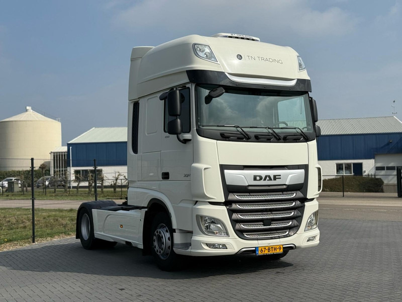 DAF XF 450 STAND KLIMA, FULL SPOILER, 2X BED, NL TRUCK. - Gjysmë-kamion: foto 1 DAF XF 450 STAND KLIMA, FULL SPOILER, 2X BED, NL TRUCK. - Gjysmë-kamion: foto 1