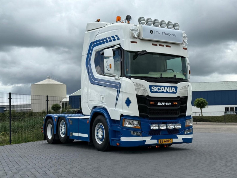Scania R450 SHOW TRUCK, INTERIOR, STEERING, RETARDER, 570.000 KM. - Gjysmë-kamion: foto 1 Scania R450 SHOW TRUCK, INTERIOR, STEERING, RETARDER, 570.000 KM. - Gjysmë-kamion: foto 1
