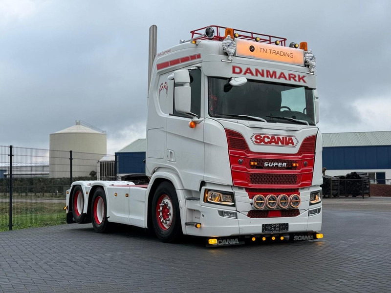 Scania R500 NGS SHOWTRUCK, 2.95WB, HYDRAULIEK, VOLLUCHT, OLD SCHOOL. - Gjysmë-kamion: foto 1 Scania R500 NGS SHOWTRUCK, 2.95WB, HYDRAULIEK, VOLLUCHT, OLD SCHOOL. - Gjysmë-kamion: foto 1