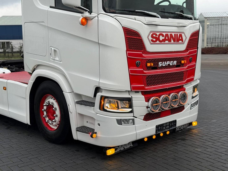 Scania R500 NGS SHOWTRUCK, 2.95WB, HYDRAULIEK, VOLLUCHT, OLD SCHOOL. - Gjysmë-kamion: foto 2 Scania R500 NGS SHOWTRUCK, 2.95WB, HYDRAULIEK, VOLLUCHT, OLD SCHOOL. - Gjysmë-kamion: foto 2