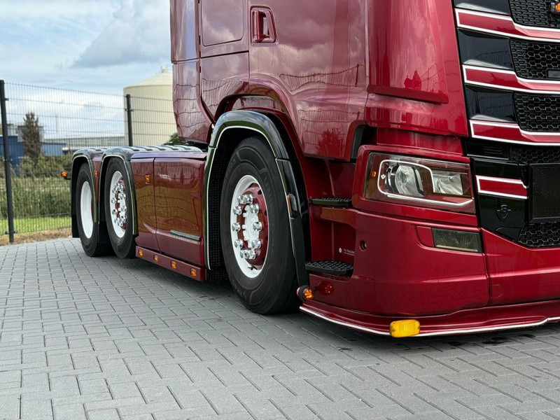 Scania S580 V8 NGS SHOWTRUCK, VOLLUCHT, RETARDER, LEER, GESTUURD. - Gjysmë-kamion: foto 3 Scania S580 V8 NGS SHOWTRUCK, VOLLUCHT, RETARDER, LEER, GESTUURD. - Gjysmë-kamion: foto 3