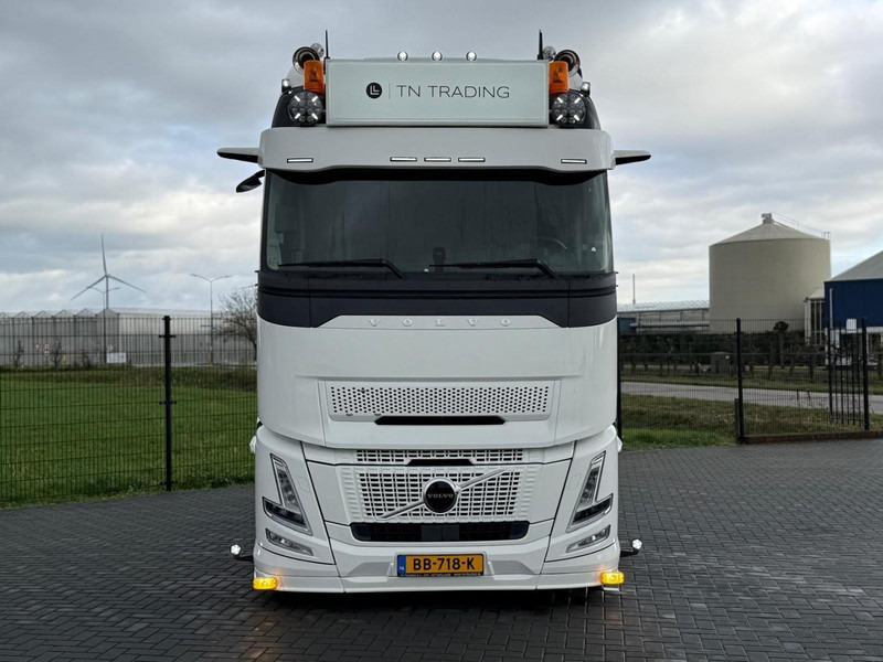 Volvo FH 13.460XL NEW, FULL AIR, ALCOA, HYDRAULIC, XL, SHOW, FULL. - Gjysmë-kamion: foto 3 Volvo FH 13.460XL NEW, FULL AIR, ALCOA, HYDRAULIC, XL, SHOW, FULL. - Gjysmë-kamion: foto 3