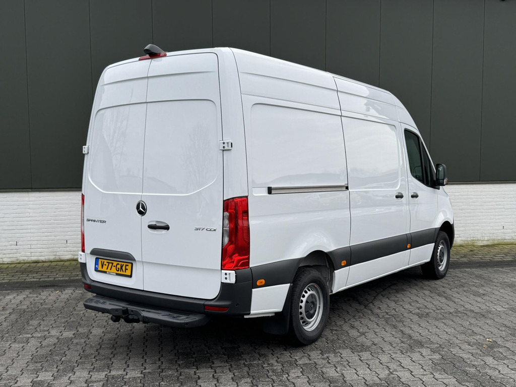 Mercedes-Benz Sprinter-317 1.9 CDI L2 9G laadruimte bekleed Leder Camera Clima M-bux media systeem DAB - Furgon: foto 2 Mercedes-Benz Sprinter-317 1.9 CDI L2 9G laadruimte bekleed Leder Camera Clima M-bux media systeem DAB - Furgon: foto 2