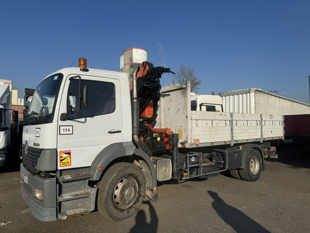 Kamion vetëshkarkues, Kamion me vinç MERCEDES-BENZ ATEGO 1828: foto 1