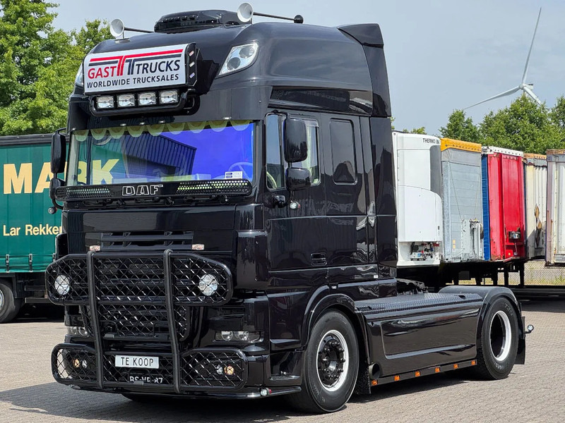 DAF XF 105.460 Super Space Cab Showtruck *TOP* - Gjysmë-kamion: foto 1 DAF XF 105.460 Super Space Cab Showtruck *TOP* - Gjysmë-kamion: foto 1