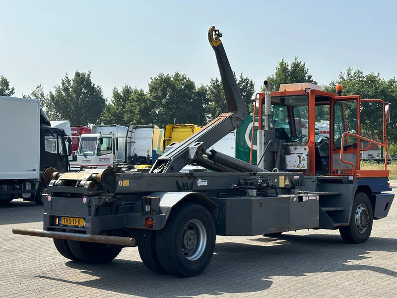 Terberg YT 222 4x2 AJK 30T Haakarm / Weegsysteem / Overdrukcabine / *NL-Kenteken* - Kamion vetëngarkues: foto 3 Terberg YT 222 4x2 AJK 30T Haakarm / Weegsysteem / Overdrukcabine / *NL-Kenteken* - Kamion vetëngarkues: foto 3